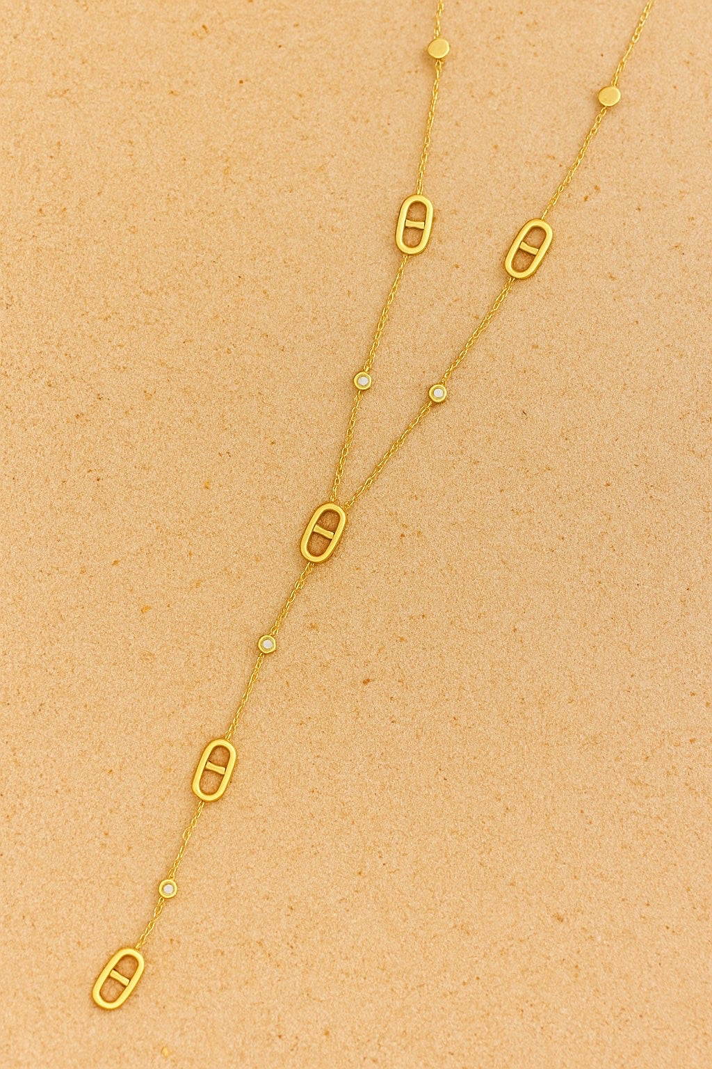 Collier argenté ou doré maillons ovales et zircons brillants