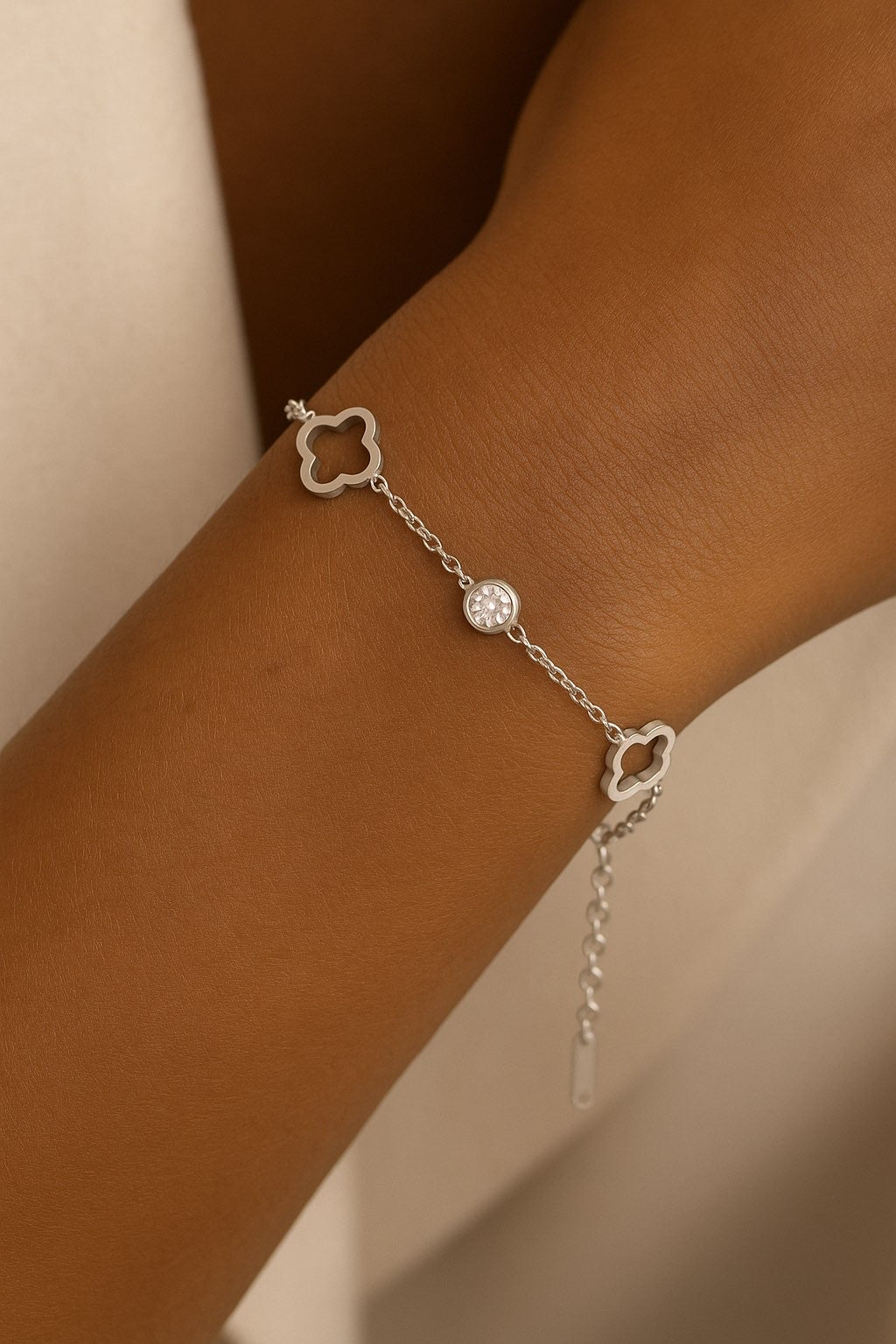 Bracelet argenté & doré trèfle et zircon scintillant