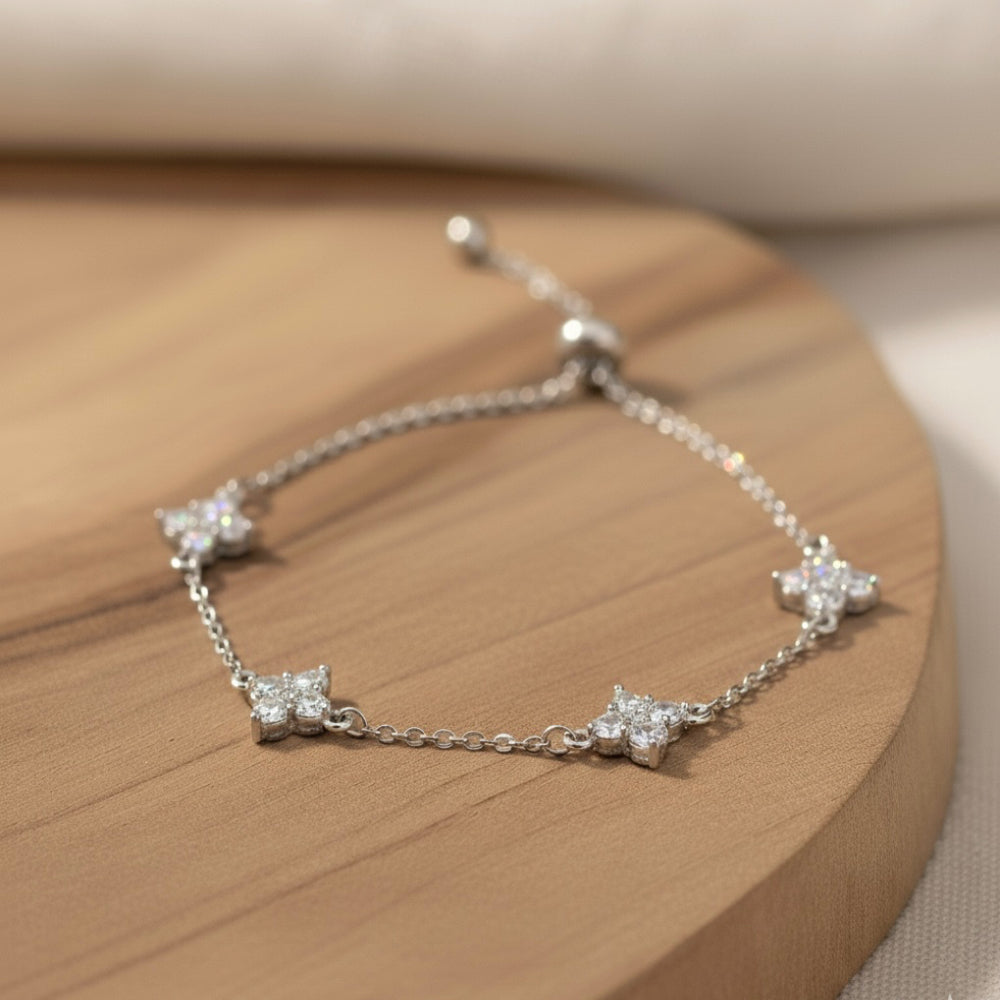 Bracelet Fleur Éclatante – Disponible en argenté et doré