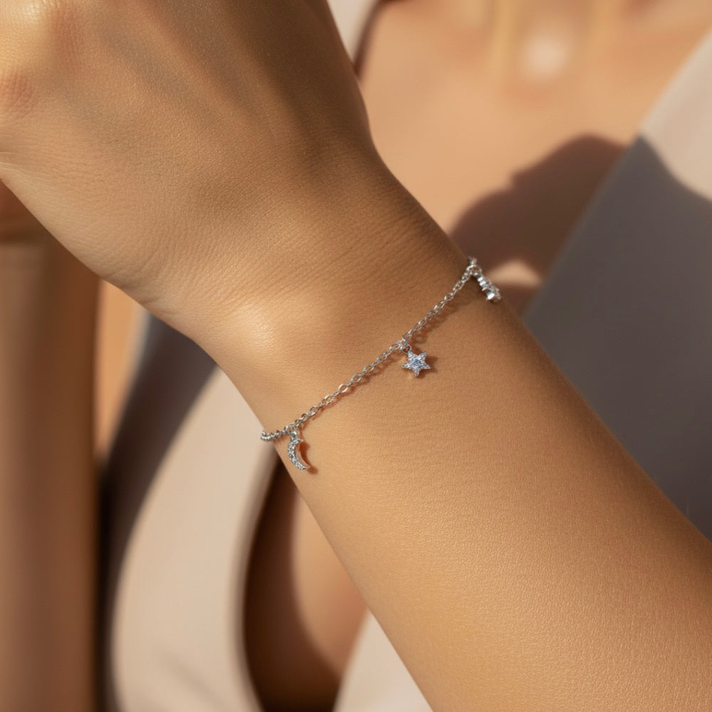 Bracelet charms célestes – Lune & étoiles en argenté