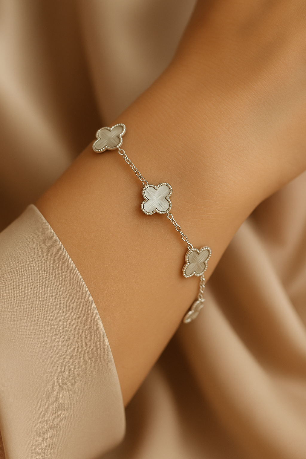 Bracelet Argent Trèfles Éclatants