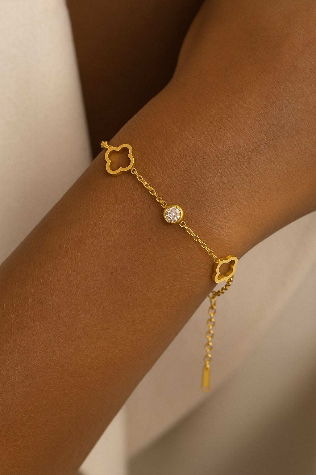 Bracelet argenté & doré trèfle et zircon scintillant